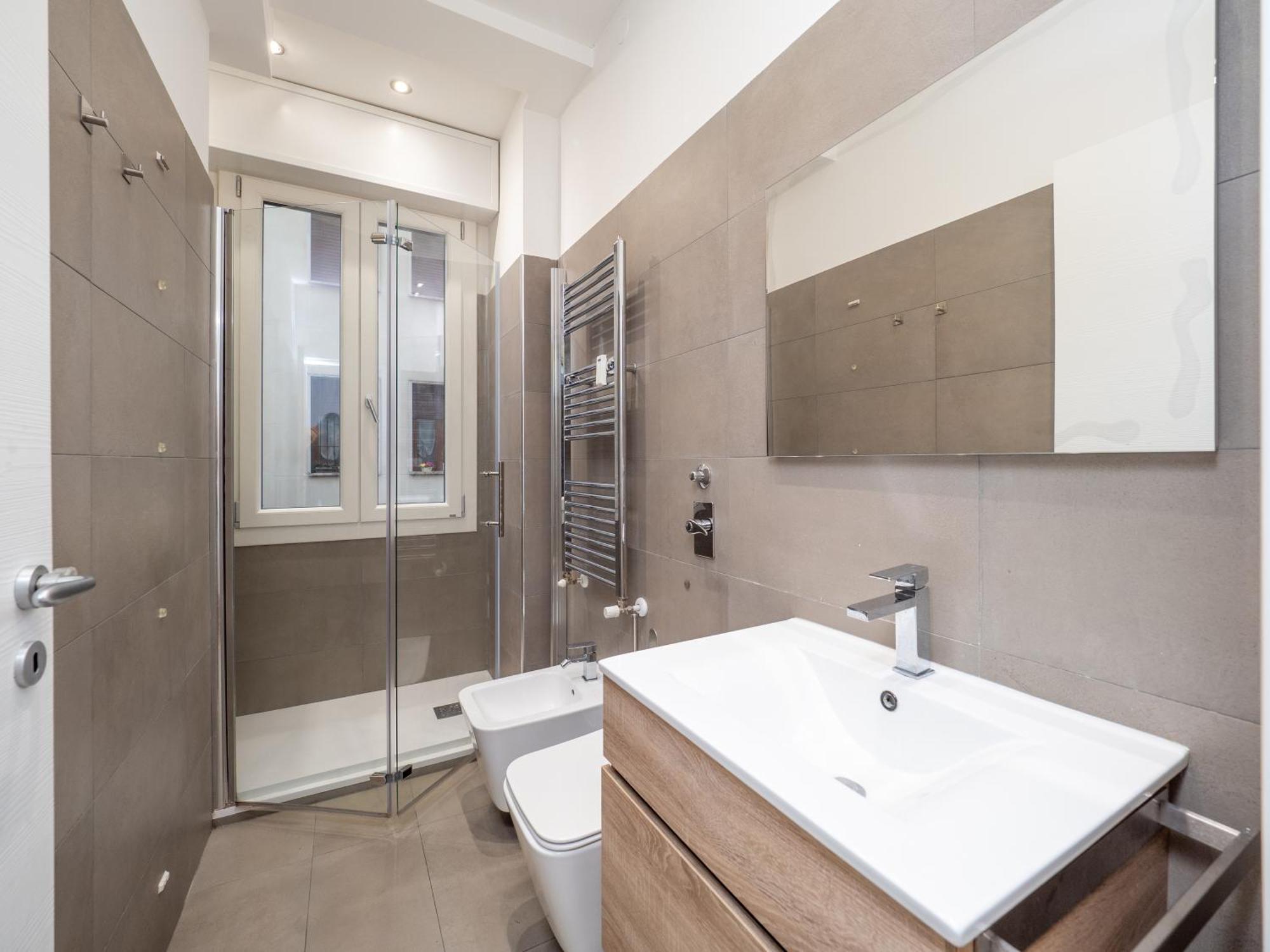 Milano 5 Guests - Modern Apt With Balcony Exterior photo